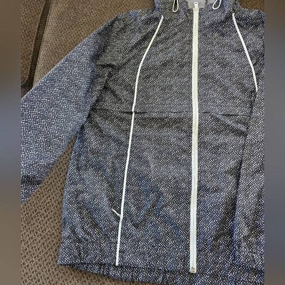 T by Talbots Windbreaker Hoodie Jacket Women M Full Zip BlackWhite   Lightweight - Picture 6 of 14